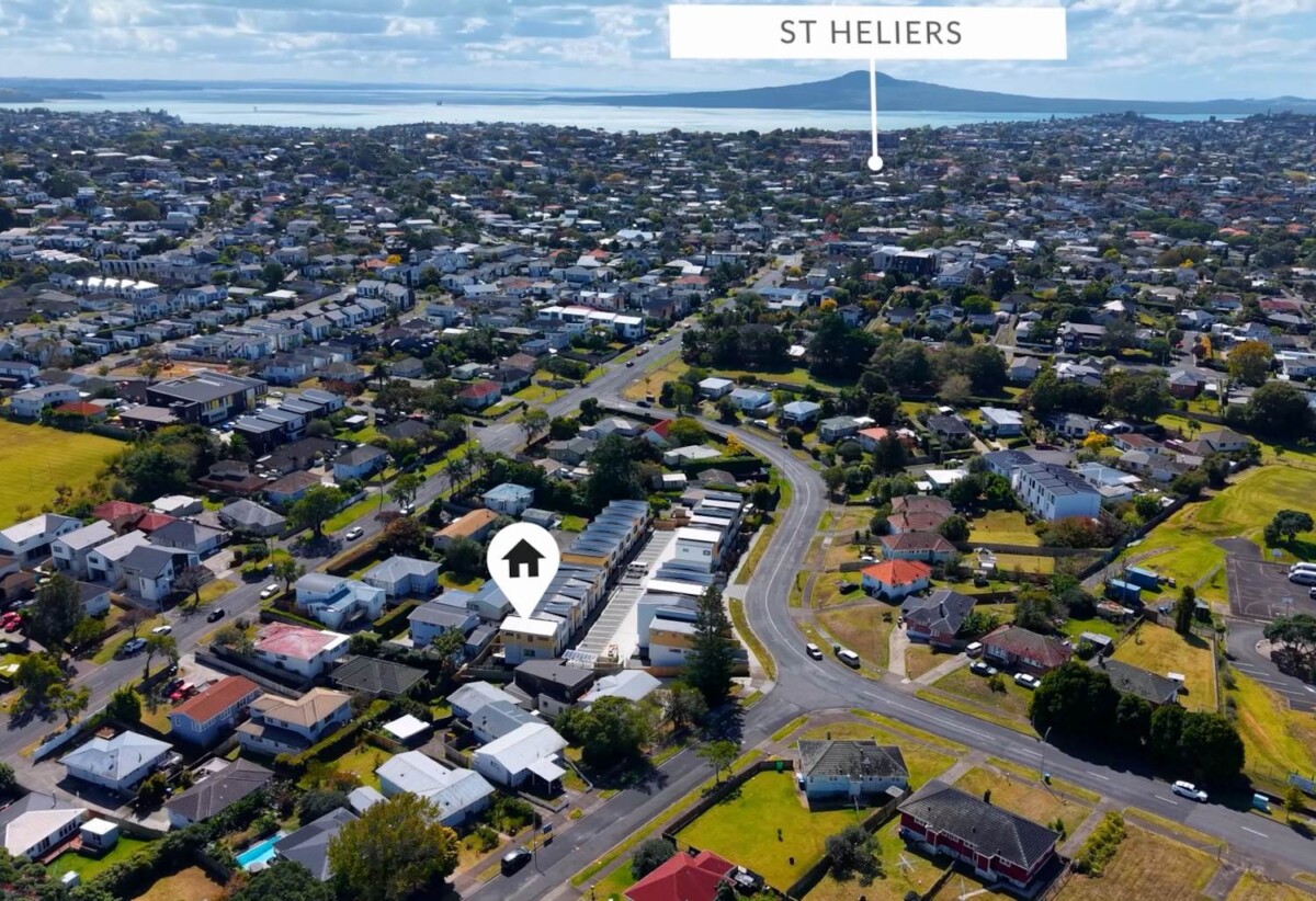 No Body Corp, Entry Level Bargain On Glendowie Border, 1/13 Farringdon Street, Glen Innes, Auckland