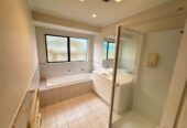 For rent, Short-term only, 5 beds 2 baths house, available 10th December, 18 Montecito Place, Golflands, Auckland