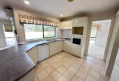 For rent, Short-term only, 5 beds 2 baths house, available 10th December, 18 Montecito Place, Golflands, Auckland