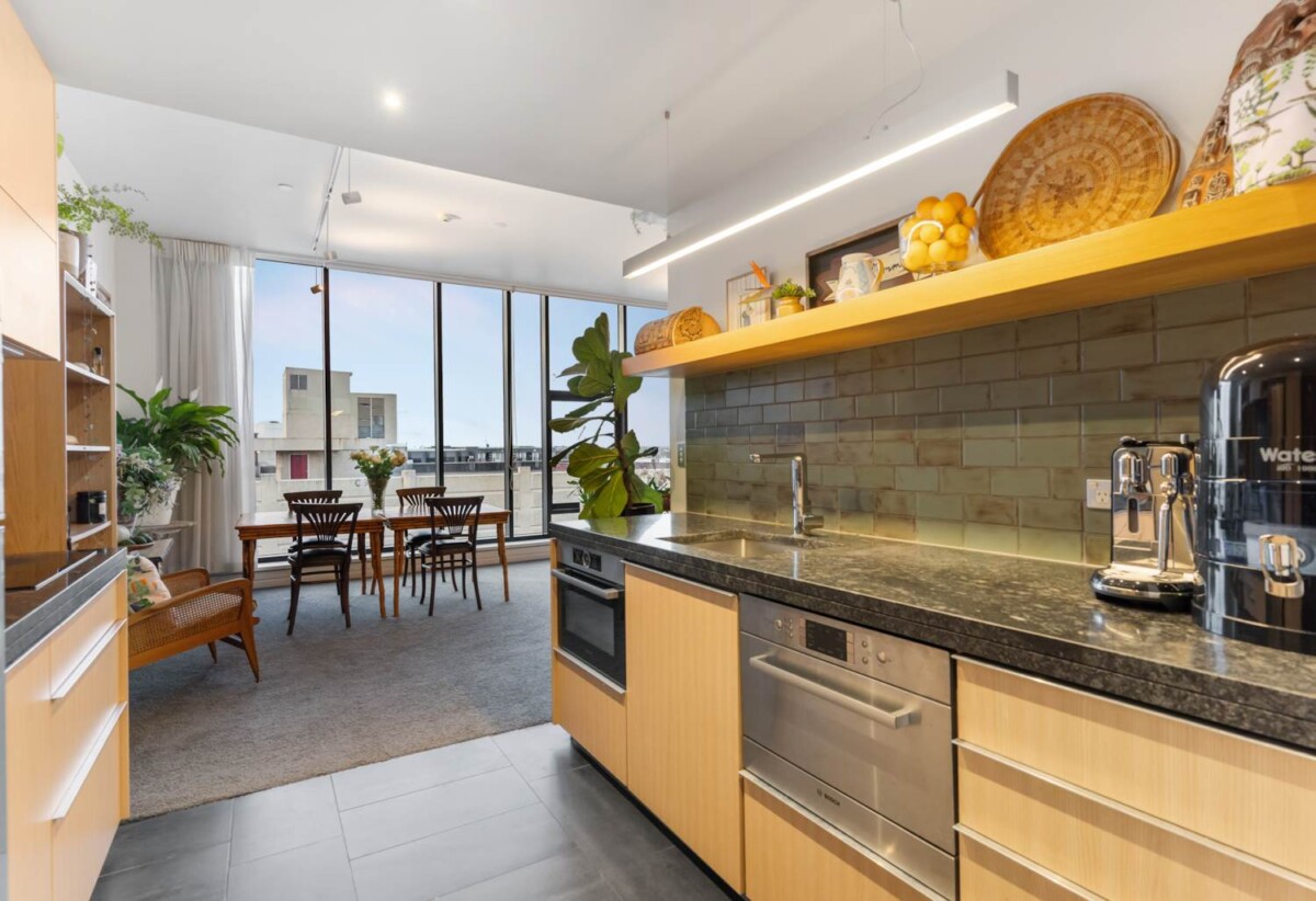 Zoned for Auckland Grammar School, owners have relocated, Freehold 2 beds 2 car parks apartment, 607/103 Symonds Street, City Centre, Auckland