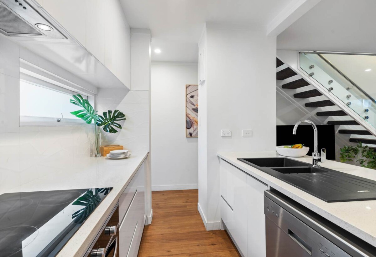 Move-in ready with a lock-up-and-leave lifestyle, easy and convenient, 2/32B Ballarat Street, Ellerslie, Auckland