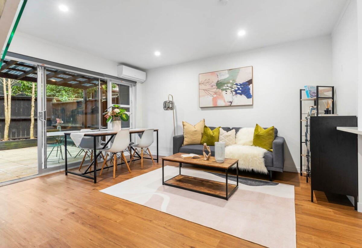 Move-in ready with a lock-up-and-leave lifestyle, easy and convenient, 2/32B Ballarat Street, Ellerslie, Auckland