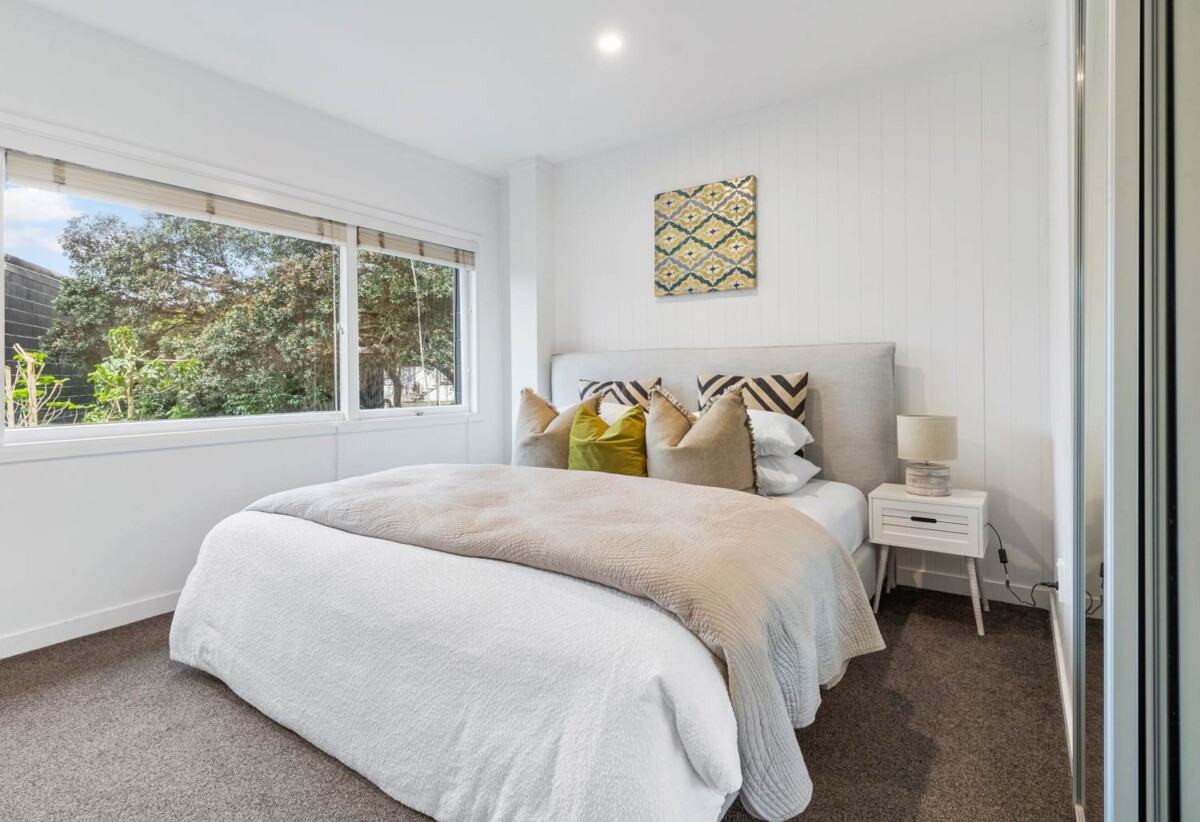 Move-in ready with a lock-up-and-leave lifestyle, easy and convenient, 2/32B Ballarat Street, Ellerslie, Auckland