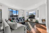 Spacious 5 bedrooms house on 588m2 land, Just Steps from Auckland Botanic Garden, 40B Nanleen Rise, The Gardens, Auckland