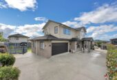 Spacious 5 bedrooms house on 588m2 land, Just Steps from Auckland Botanic Garden, 40B Nanleen Rise, The Gardens, Auckland