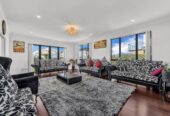 Spacious 5 bedrooms house on 588m2 land, Just Steps from Auckland Botanic Garden, 40B Nanleen Rise, The Gardens, Auckland