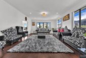 Spacious 5 bedrooms house on 588m2 land, Just Steps from Auckland Botanic Garden, 40B Nanleen Rise, The Gardens, Auckland
