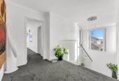 Spacious 5 bedrooms house on 588m2 land, Just Steps from Auckland Botanic Garden, 40B Nanleen Rise, The Gardens, Auckland