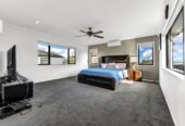 Spacious 5 bedrooms house on 588m2 land, Just Steps from Auckland Botanic Garden, 40B Nanleen Rise, The Gardens, Auckland