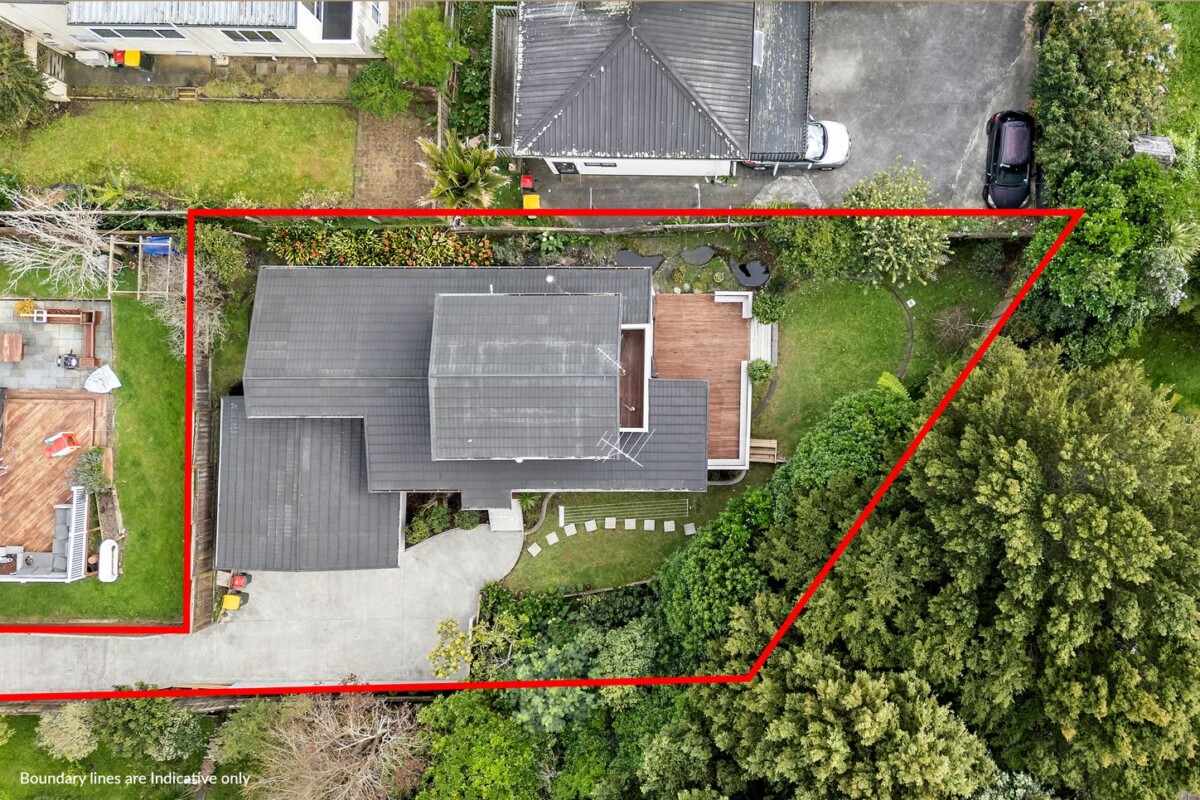 MUST SELL, 3 bedrooms home, offers the perfect balance of tranquility and convenience, 99A Redoubt Road, Goodwood Heights, Auckland