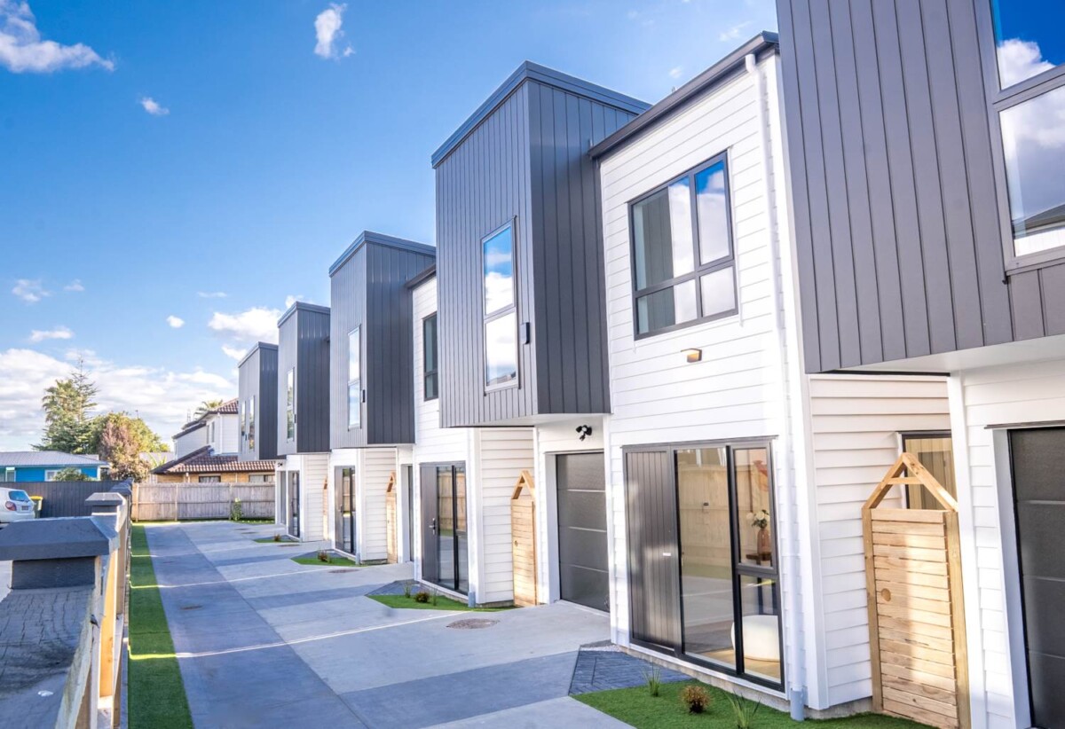 Freehold Brand New Standalone 3 bedrooms, All offers Presented, 73C Cardiff Road, Pakuranga, Auckland