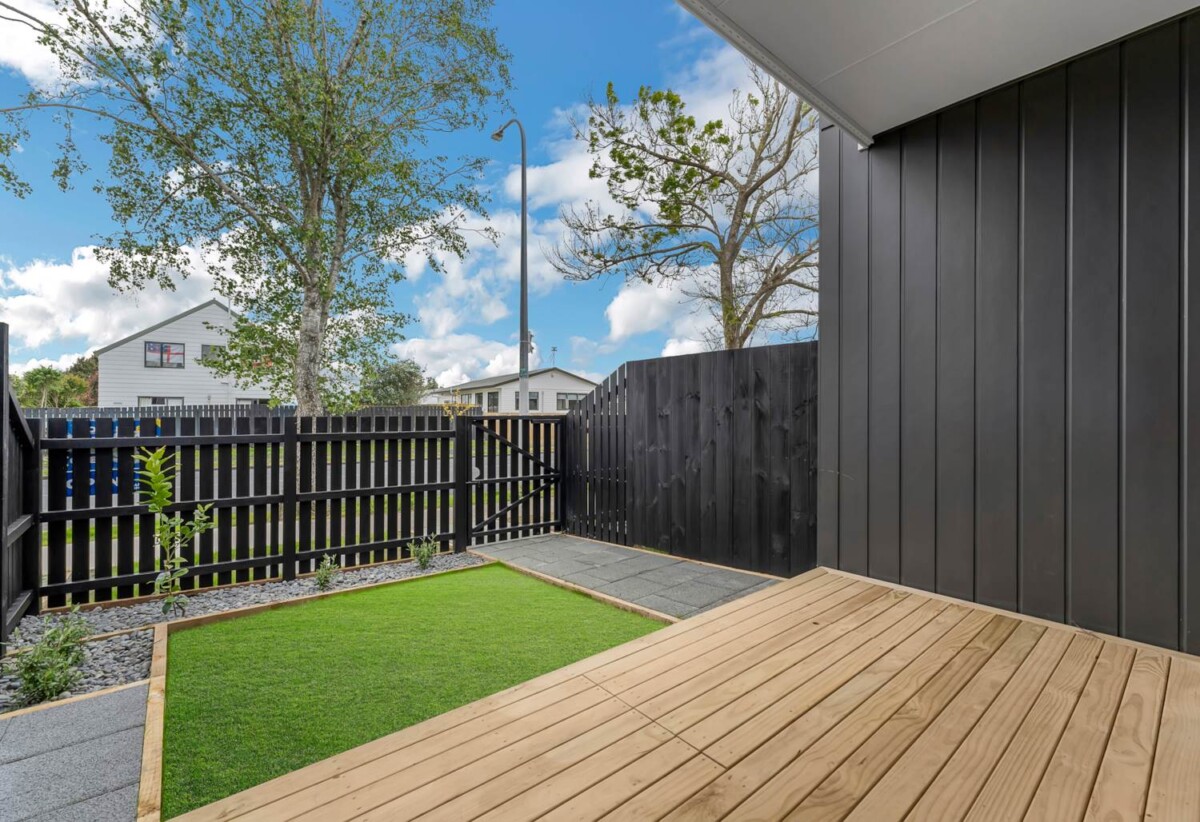Brandnew 2 beds + study 1.5 baths home with car park, Just a short walk to PAK’nSAVE, The Warehouse, cafés, eateries, and the activity centre, with excellent transport links nearby, 22/17 Barneys Farm Road, Clendon Park, Auckland