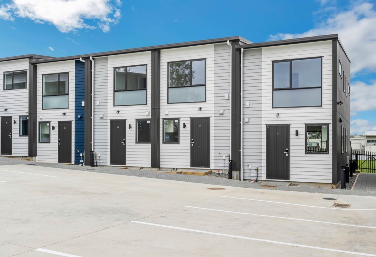 Brandnew 2 beds + study 1.5 baths home with car park, Just a short walk to PAK’nSAVE, The Warehouse, cafés, eateries, and the activity centre, with excellent transport links nearby, 22/17 Barneys Farm Road, Clendon Park, Auckland