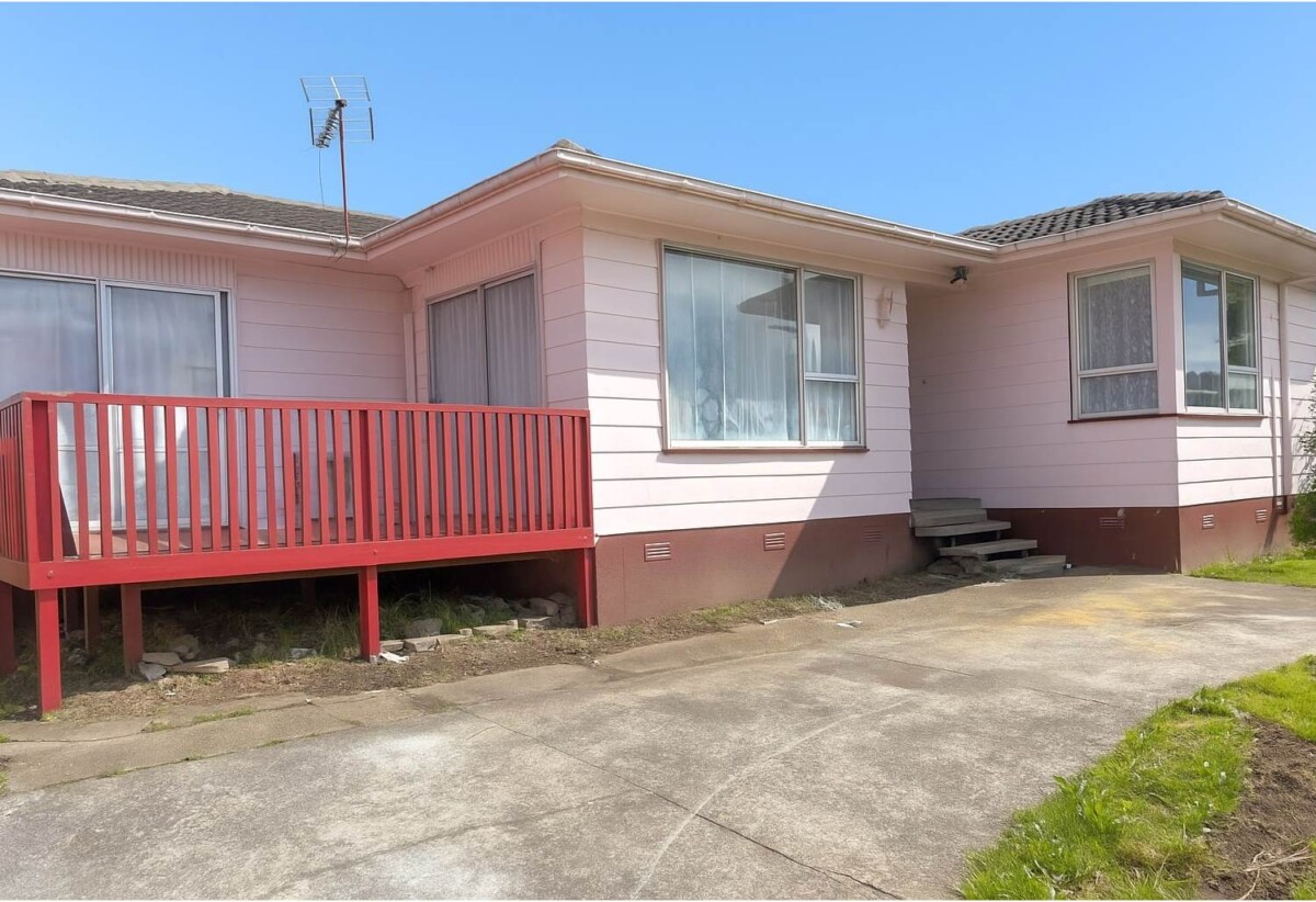 For rent, 3 beds 1 bath house, 28 Ferndown Avenue, Papatoetoe, Auckland