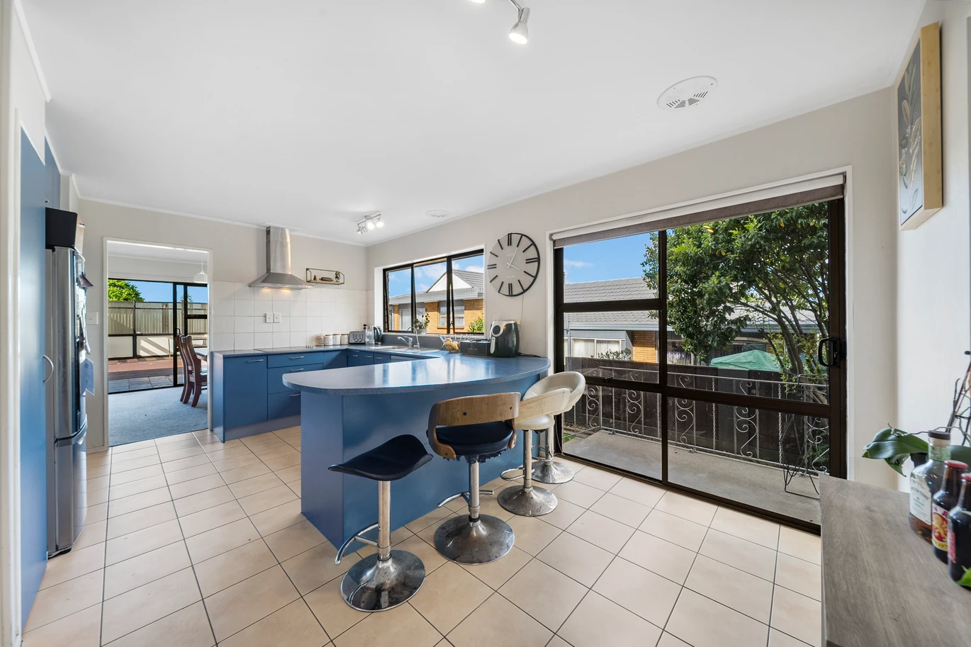 Aucyion $1 RESERVE, 4 bedrooms house on 716m2 land, 21 Rushgreen Avenue Pahurehure, Auckland