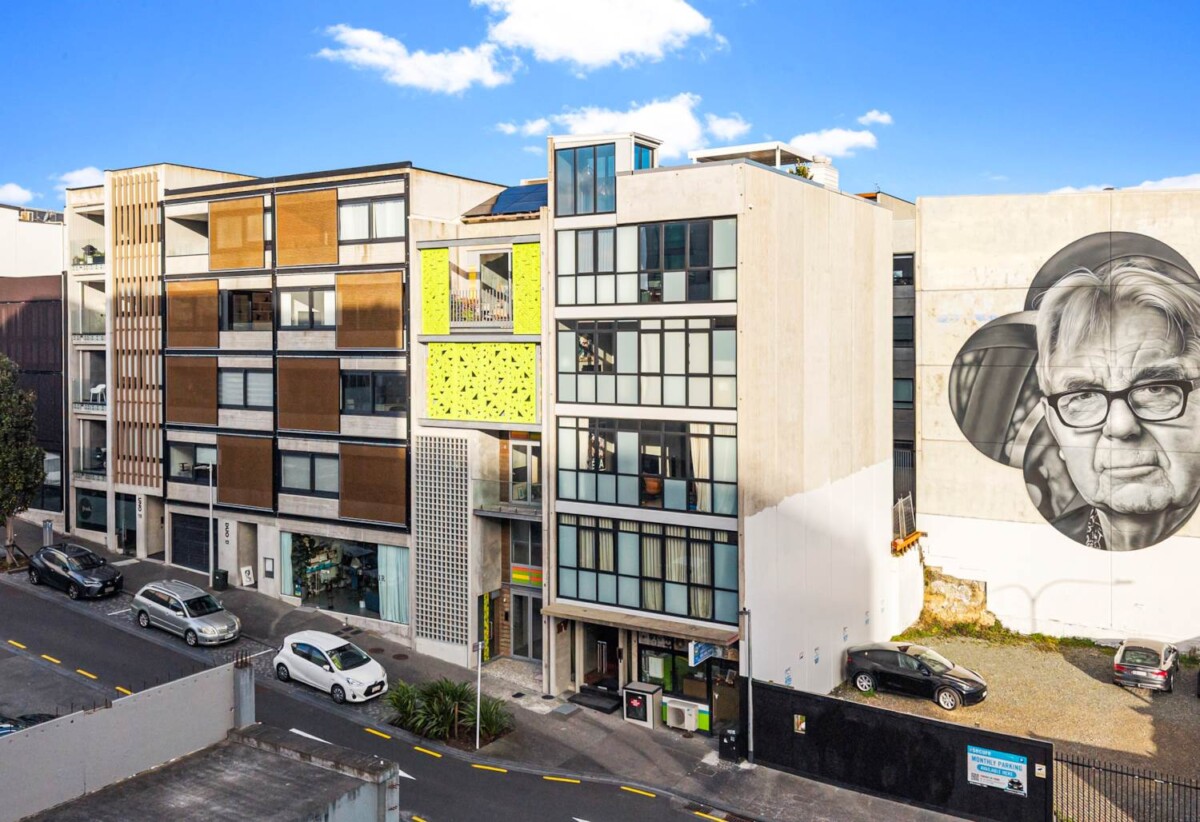 Motivated vendors, 2 beds 2 baths 2 car parks apartment, Everything you need is right on your doorstep, 302/12 Vinegar Lane, Grey Lynn, Auckland
