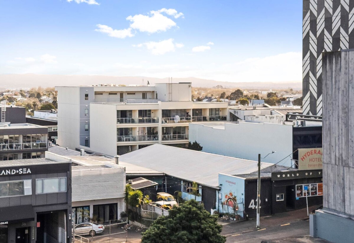 Motivated vendors, 2 beds 2 baths 2 car parks apartment, Everything you need is right on your doorstep, 302/12 Vinegar Lane, Grey Lynn, Auckland