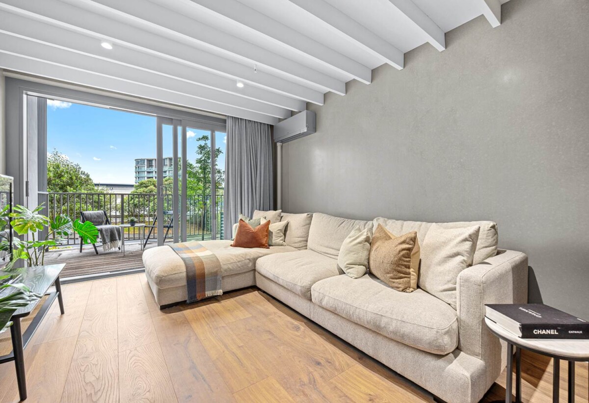 1 bed 1 bath 2 – level terrace apartment with 2 car parks, B04/47 Union Street, City Centre, Auckland
