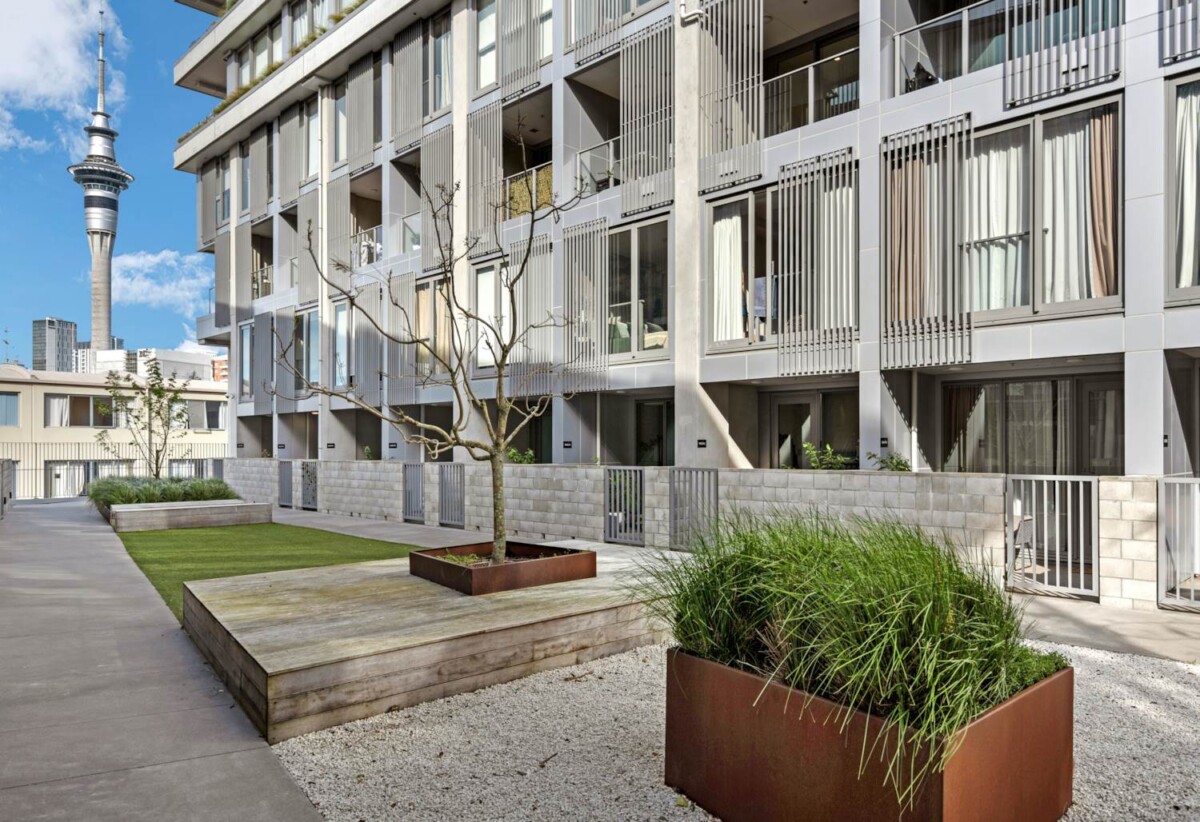 1 bed 1 bath 2 – level terrace apartment with 2 car parks, B04/47 Union Street, City Centre, Auckland