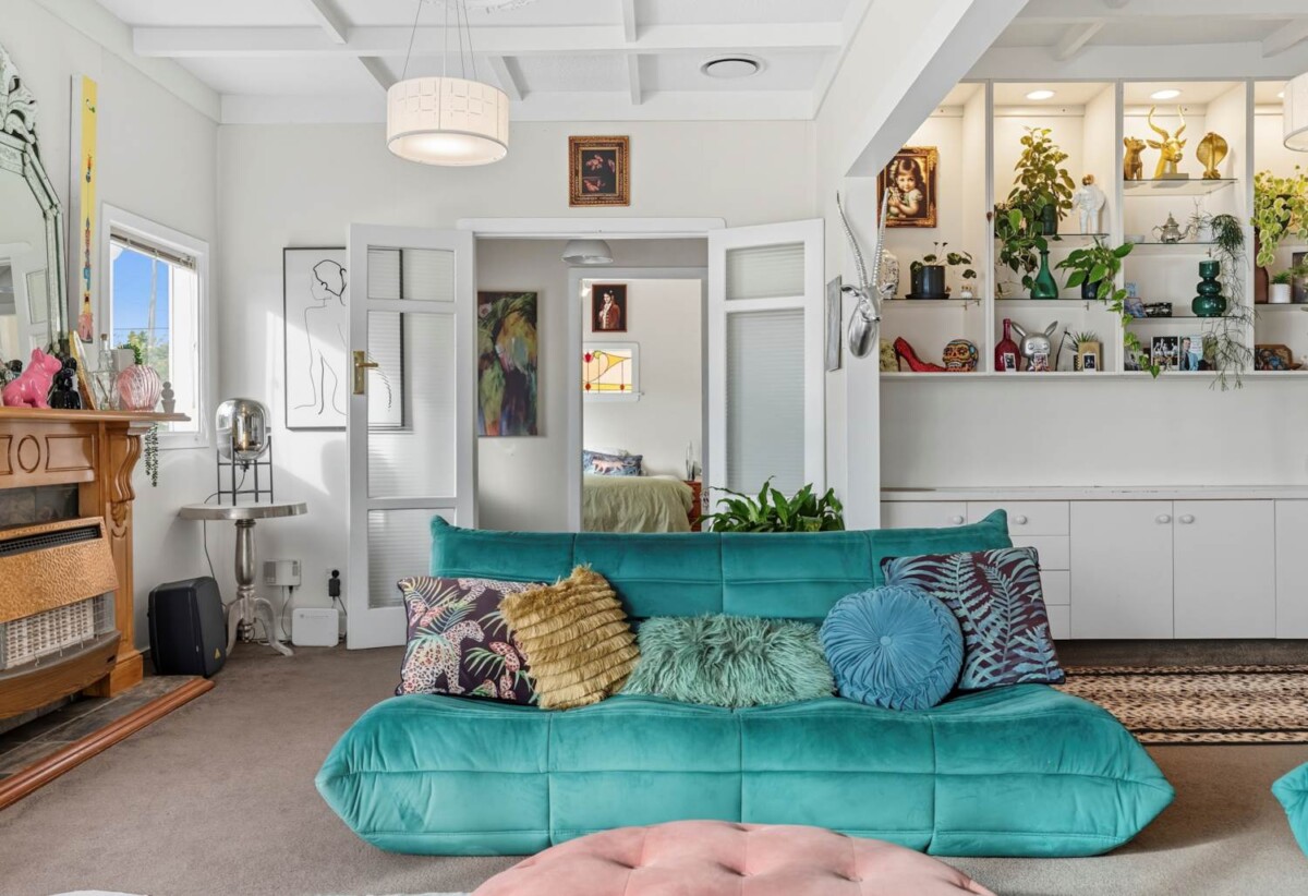Vendor has bought, Must sell and settle FAST, 3 beds house, location, lifestyle and potential to develop, 66 St Michaels Avenue, Pt Chevalier, Auckland
