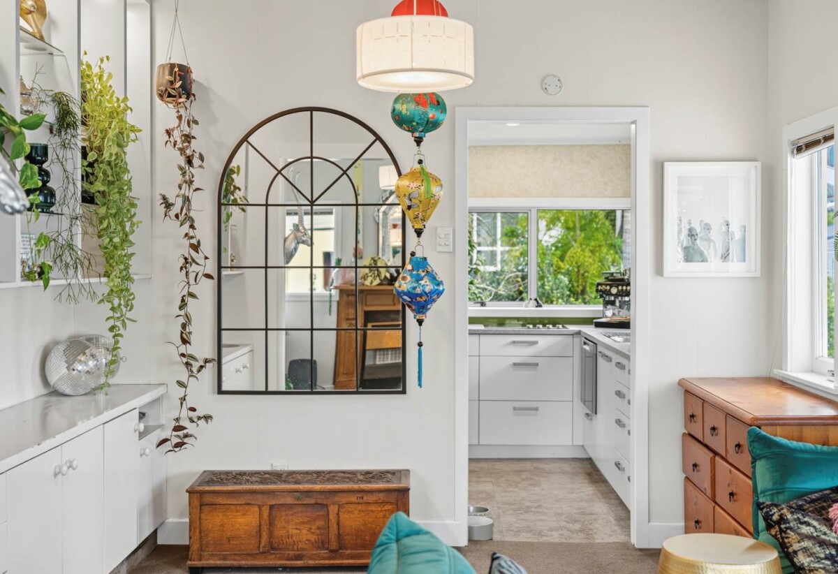 Vendor has bought, Must sell and settle FAST, 3 beds house, location, lifestyle and potential to develop, 66 St Michaels Avenue, Pt Chevalier, Auckland