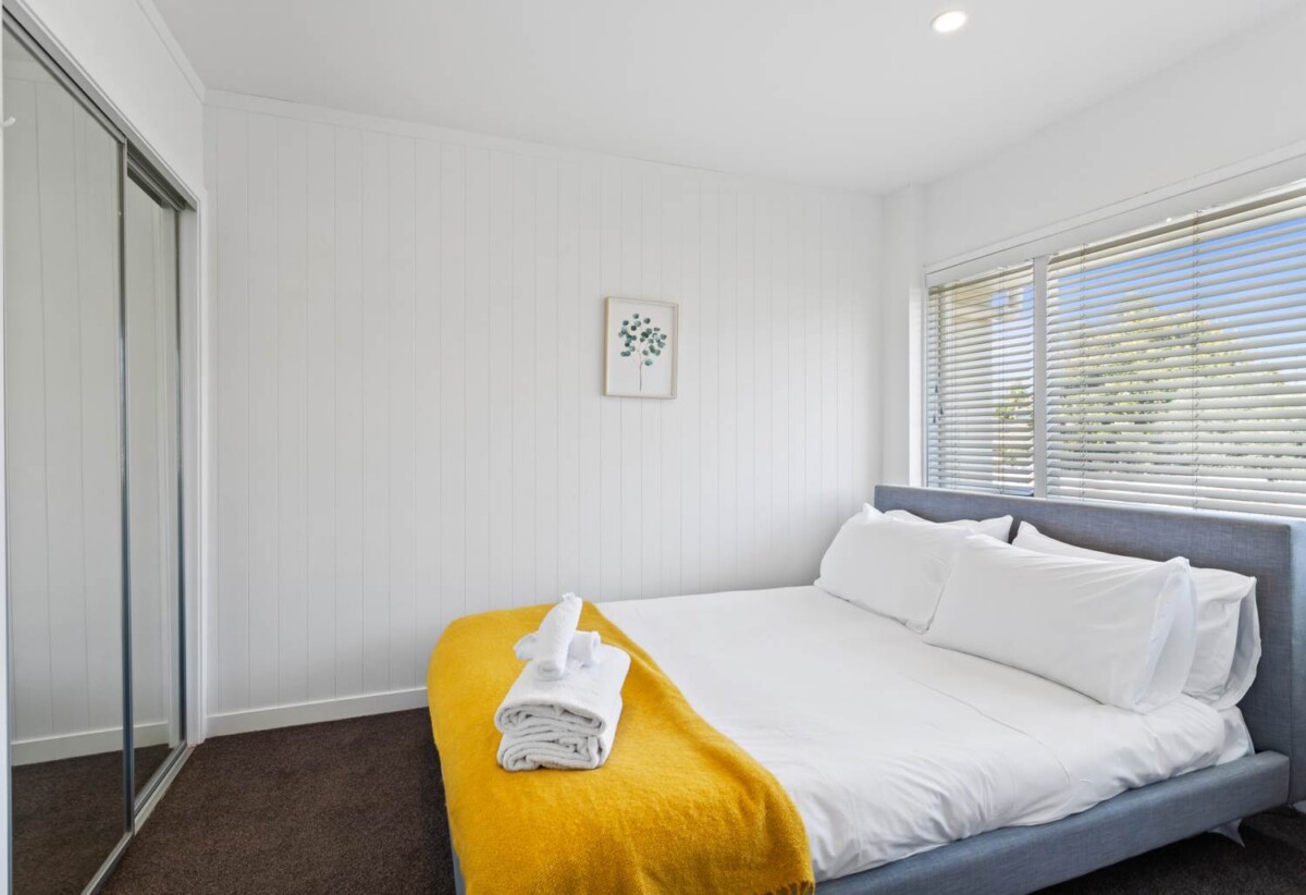 Move-in ready with a lock-up-and-leave lifestyle, easy and convenient, 2/32B Ballarat Street, Ellerslie, Auckland