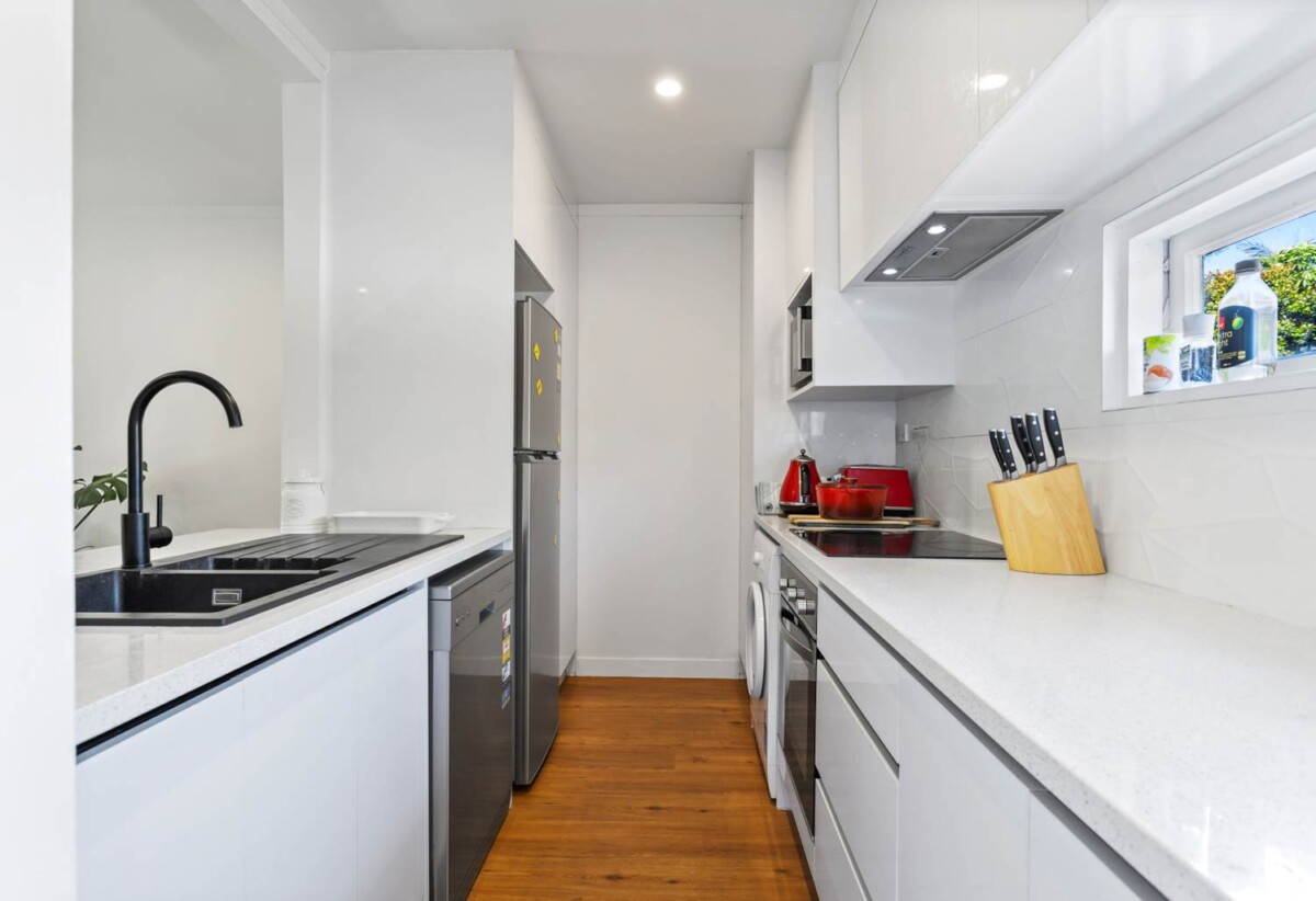 Move-in ready with a lock-up-and-leave lifestyle, easy and convenient, 2/32B Ballarat Street, Ellerslie, Auckland