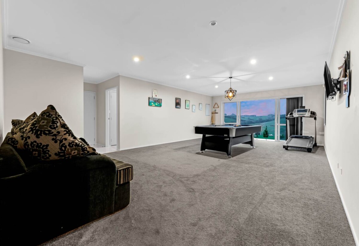 Vendor Heading Overseas – This Property Must Be Sold, 5 beds house on 8.2080ha land, 72 Lowry Road, Bombay, Auckland