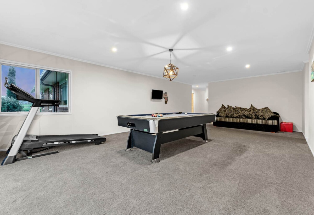 Vendor Heading Overseas – This Property Must Be Sold, 5 beds house on 8.2080ha land, 72 Lowry Road, Bombay, Auckland