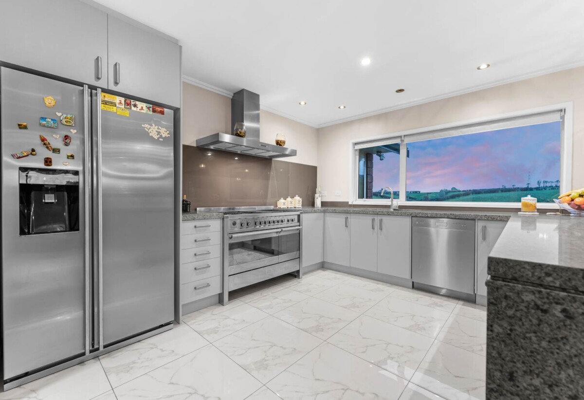 Vendor Heading Overseas – This Property Must Be Sold, 5 beds house on 8.2080ha land, 72 Lowry Road, Bombay, Auckland