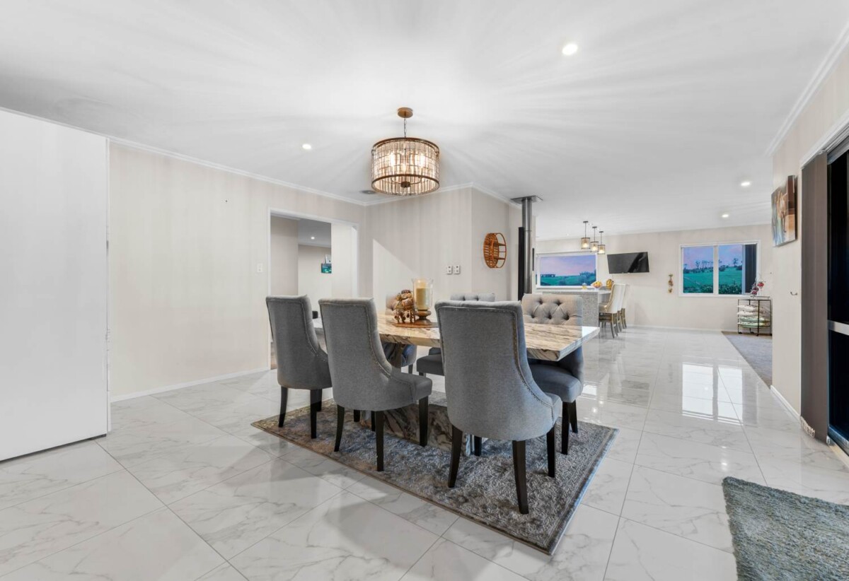 Vendor Heading Overseas – This Property Must Be Sold, 5 beds house on 8.2080ha land, 72 Lowry Road, Bombay, Auckland