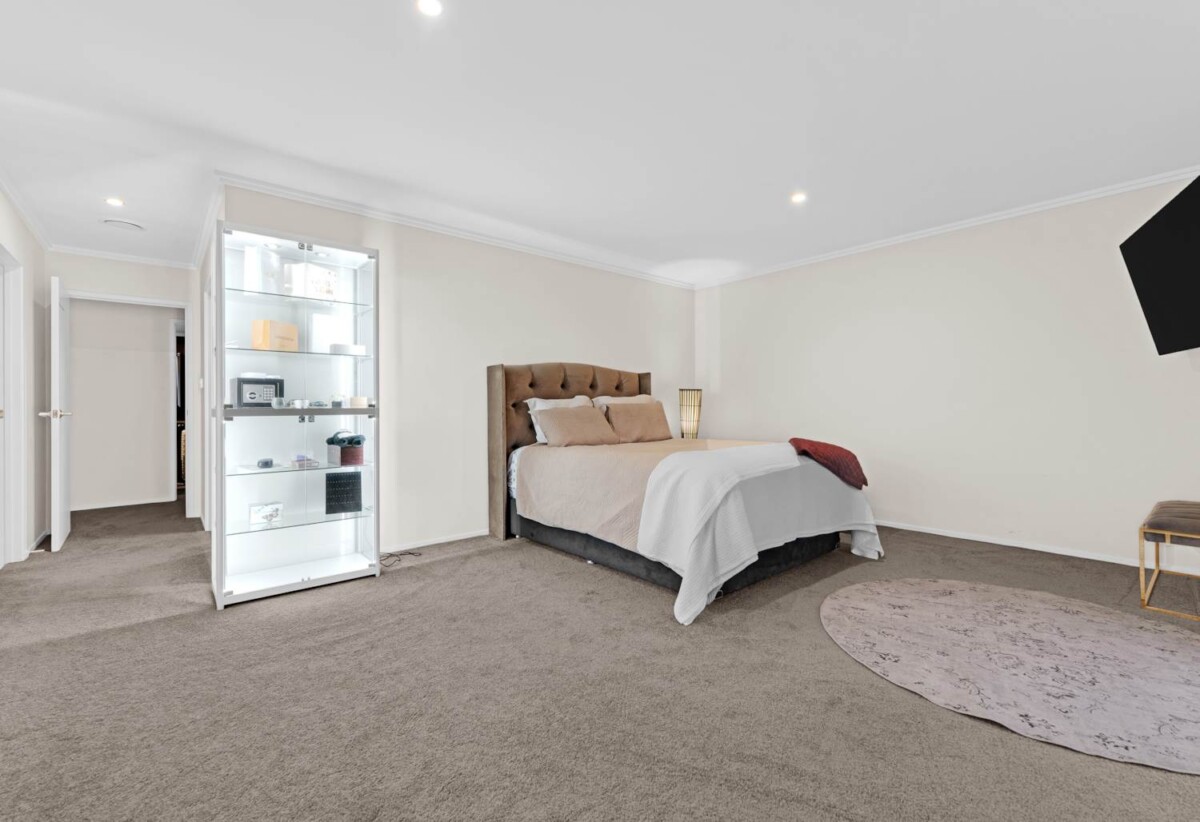 Vendor Heading Overseas – This Property Must Be Sold, 5 beds house on 8.2080ha land, 72 Lowry Road, Bombay, Auckland