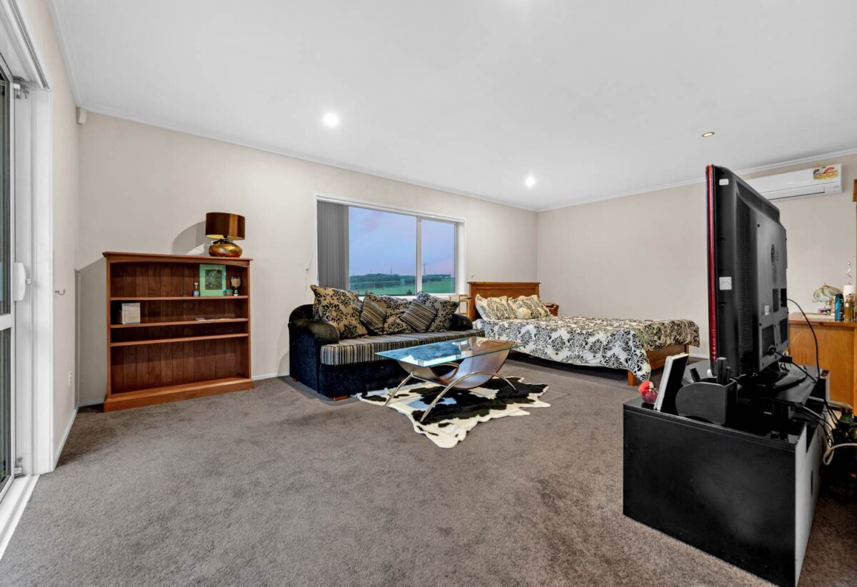 Vendor Heading Overseas – This Property Must Be Sold, 5 beds house on 8.2080ha land, 72 Lowry Road, Bombay, Auckland