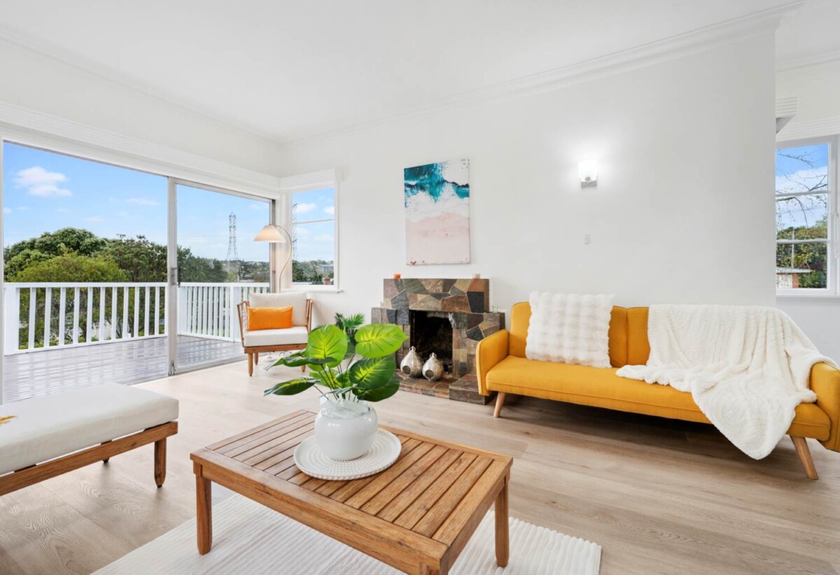 Renovated, The vendors are now in Australia and keen to release their New Zealand investment, 355 Blockhouse Bay Road, Blockhouse Bay, Auckland
