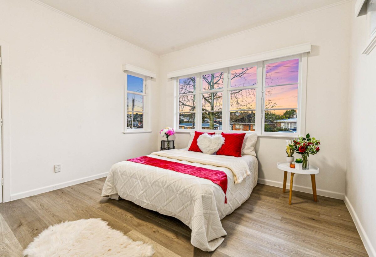Renovated, The vendors are now in Australia and keen to release their New Zealand investment, 355 Blockhouse Bay Road, Blockhouse Bay, Auckland