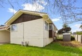 RENOVATED. PRIVATE. LARGE BACKYARD, 2/48 Archmillen Avenue, Pakuranga Heights, Auckland