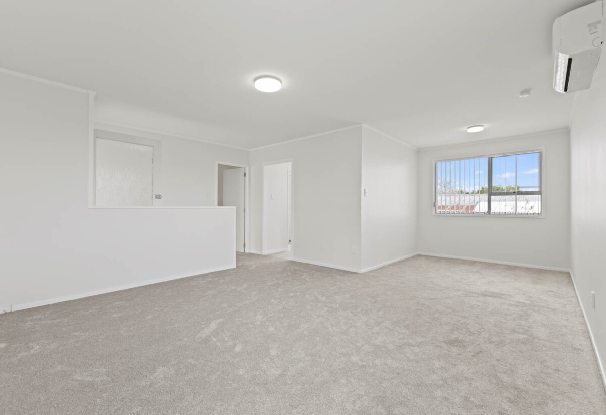 RENOVATED. PRIVATE. LARGE BACKYARD, 2/48 Archmillen Avenue, Pakuranga Heights, Auckland