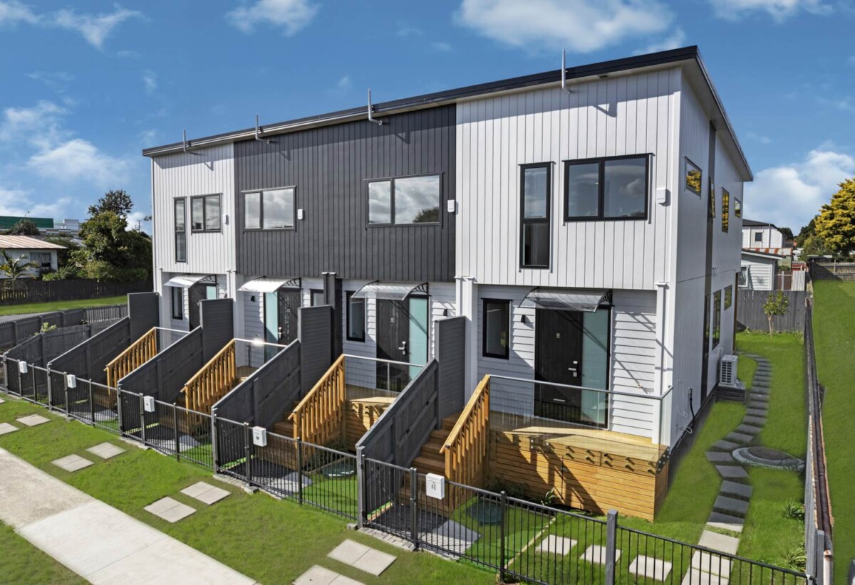 Spacious & North Facing; No Society Fee, 6B Fellbrook Street, Manurewa, Auckland