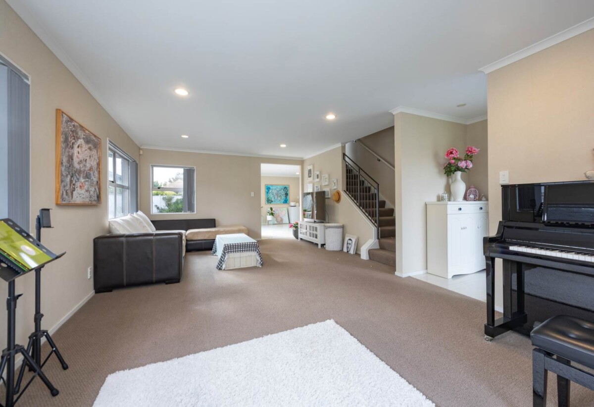 Just minutes to Botany Junction, Botany South, and Botany Town Centre, 9 Brookview Drive, Flat Bush, Auckland