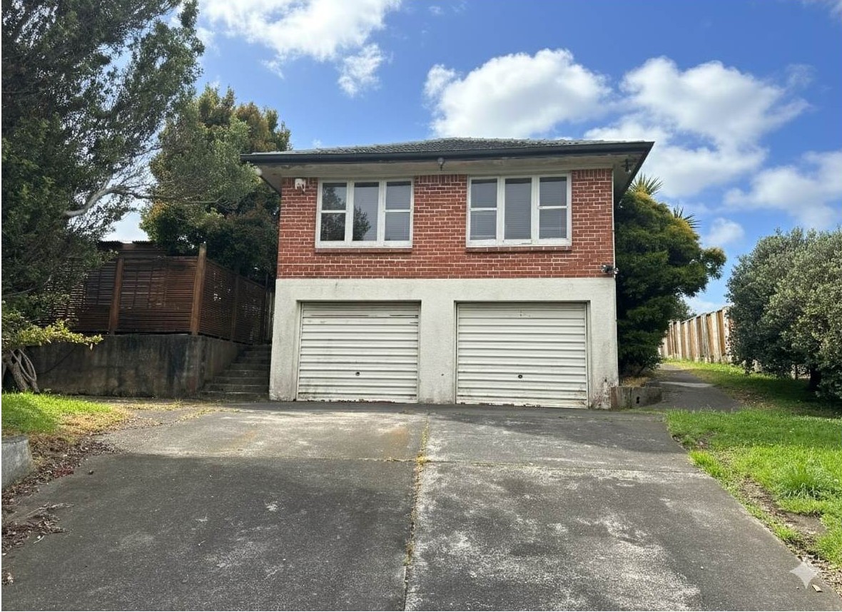 FOR RENT, Pet Friendly, 4 BEDROOMS 1 BATHROOM HOUSE, 70 Andrew Road, Howick, Auckland