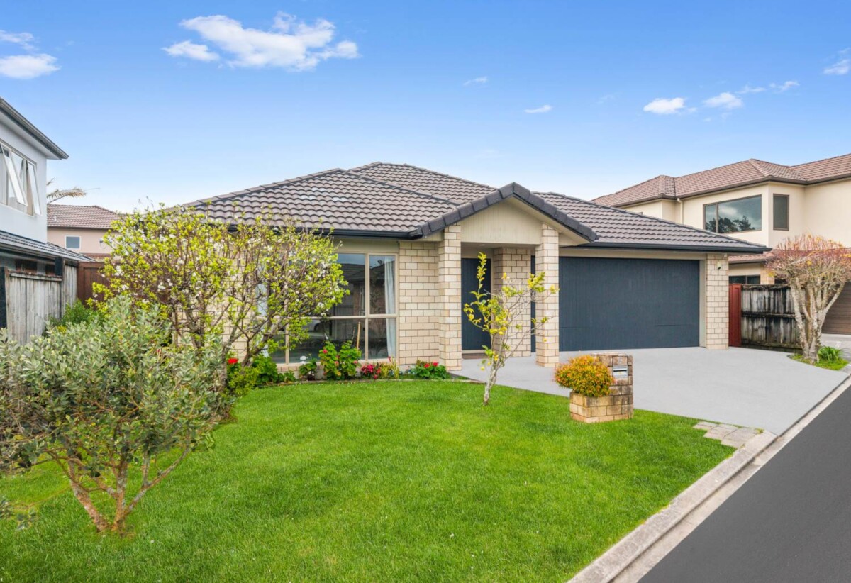 The location too is superb, The vendors’ new chapter is underway, 6 Tsar Court, Flat Bush, Auckland