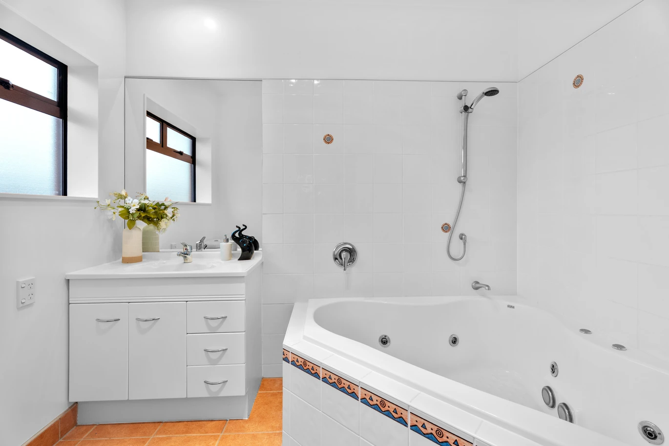 Lifestyle, Location & Views – The Complete Package, 1 Armagh Road, Blockhouse Bay, Auckland