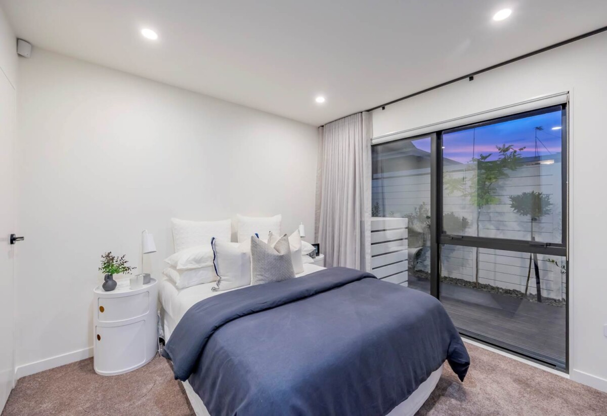 Developer’s Urgent Sales, Prime location—Cornwall Park, Royal Oak Shopping Centre, and Onehunga Mall, Lot 4/51 Mt Smart Road, Onehunga, Auckland