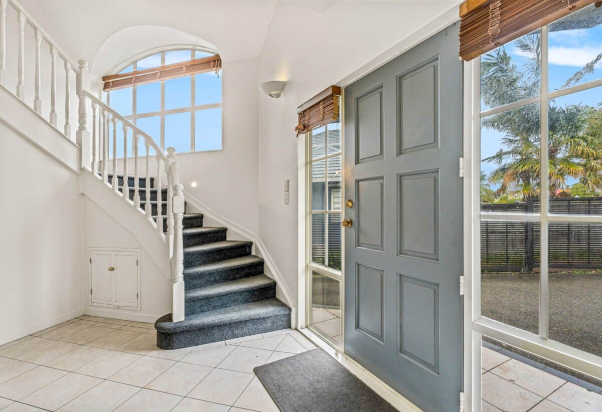 Double grammar school zone, The vendor is downsizing and highly motivated, 1/274 Great South Road, Greenlane, Auckland