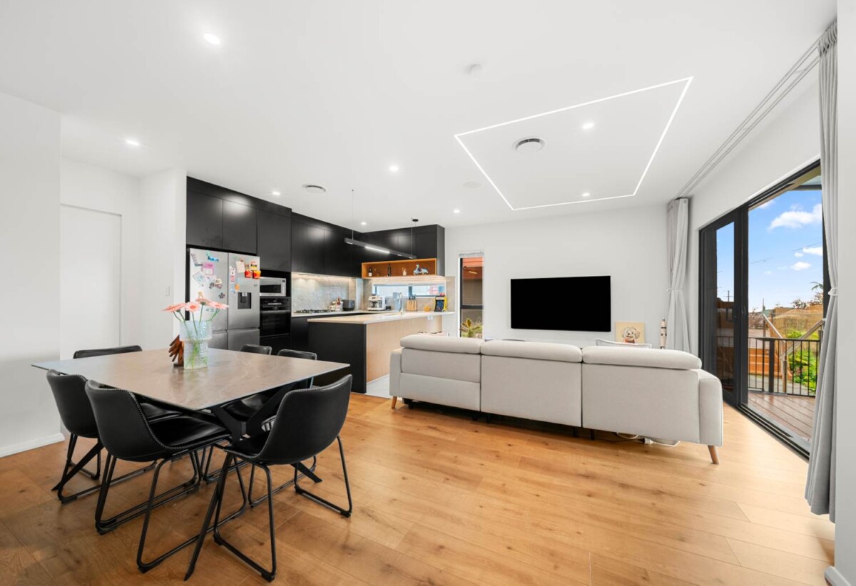 Walk to Rangitoto College, Intermediate & Primary, 113D Sunrise Avenue, Murrays Bay, Auckland