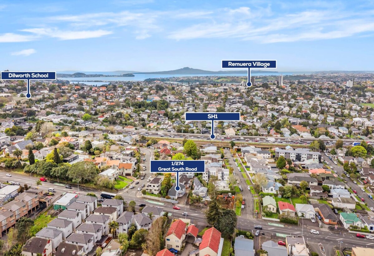 Double grammar school zone, The vendor is downsizing and highly motivated, 1/274 Great South Road, Greenlane, Auckland