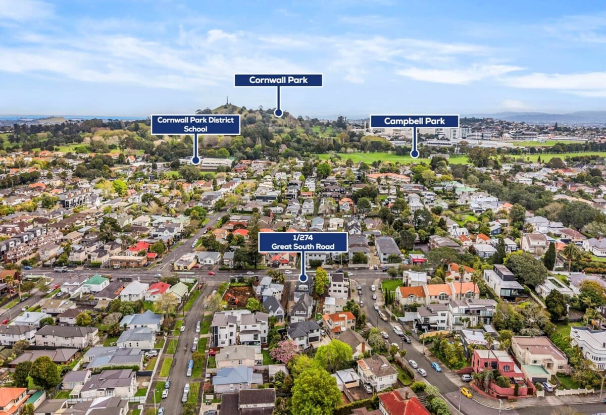 Double grammar school zone, The vendor is downsizing and highly motivated, 1/274 Great South Road, Greenlane, Auckland