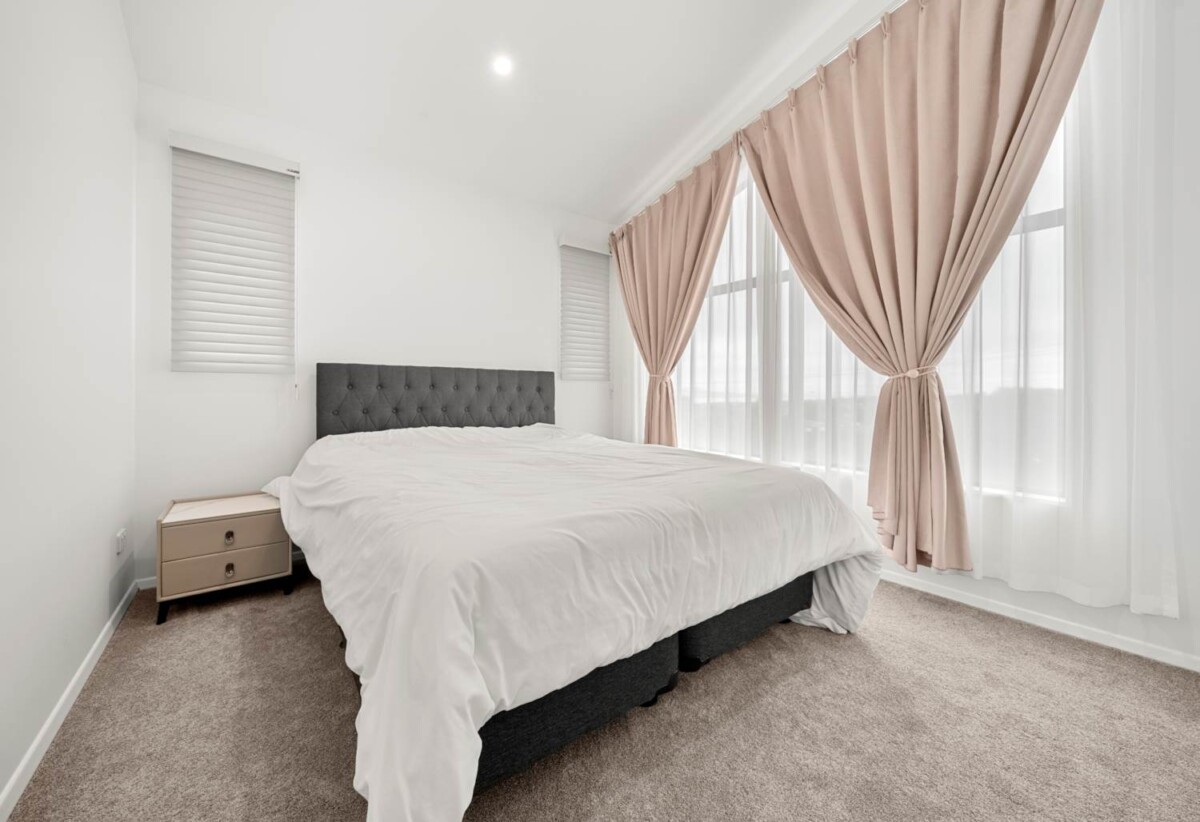 Walk to Rangitoto College, Intermediate & Primary, 113D Sunrise Avenue, Murrays Bay, Auckland