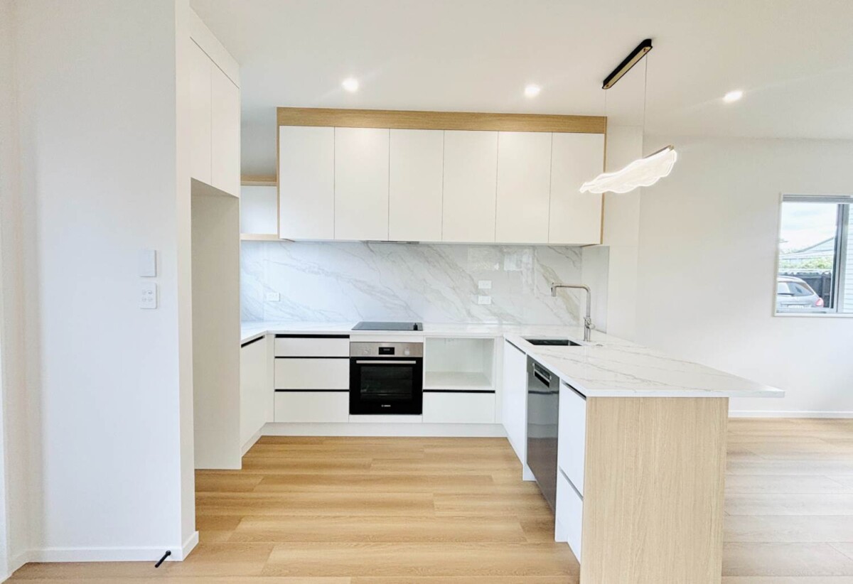 For rent, brandnew 3 bedrooms 2.5 bathrooms townhouse, 2/9 Coral Crescent, Panmure, Auckland, available now
