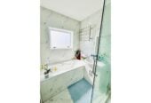 For rent, Cats Allowed, 5 bedrooms 4 bathrooms house, 26A Chesley Place, Half Moon Bay, Auckland, available 18th October